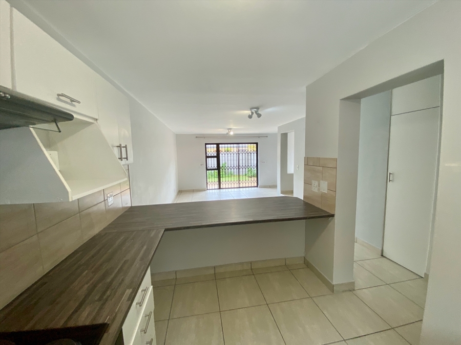 To Let 2 Bedroom Property for Rent in Sunningdale Western Cape